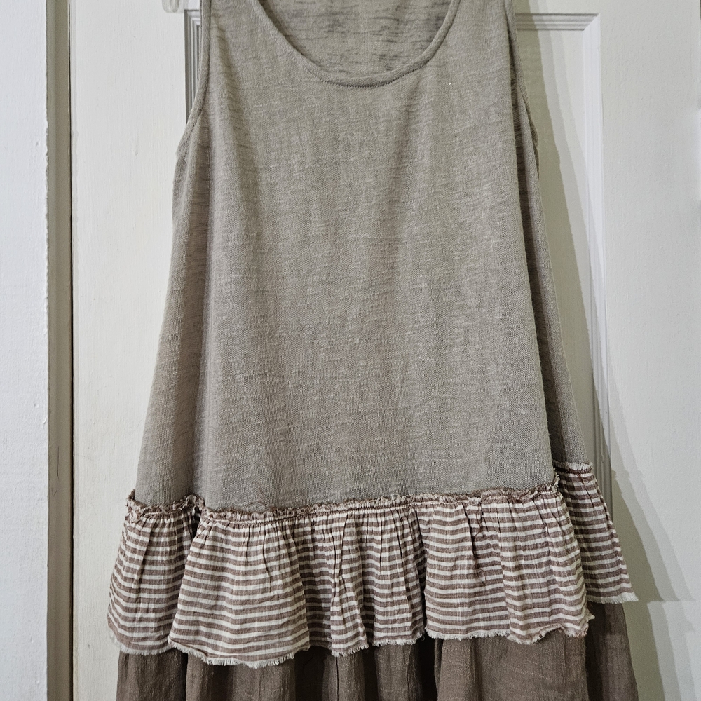 Easel Gray Ruffle Hem Tank Top - Picture 2 of 4
